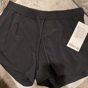 Lululemon stroll at sundown short 3”